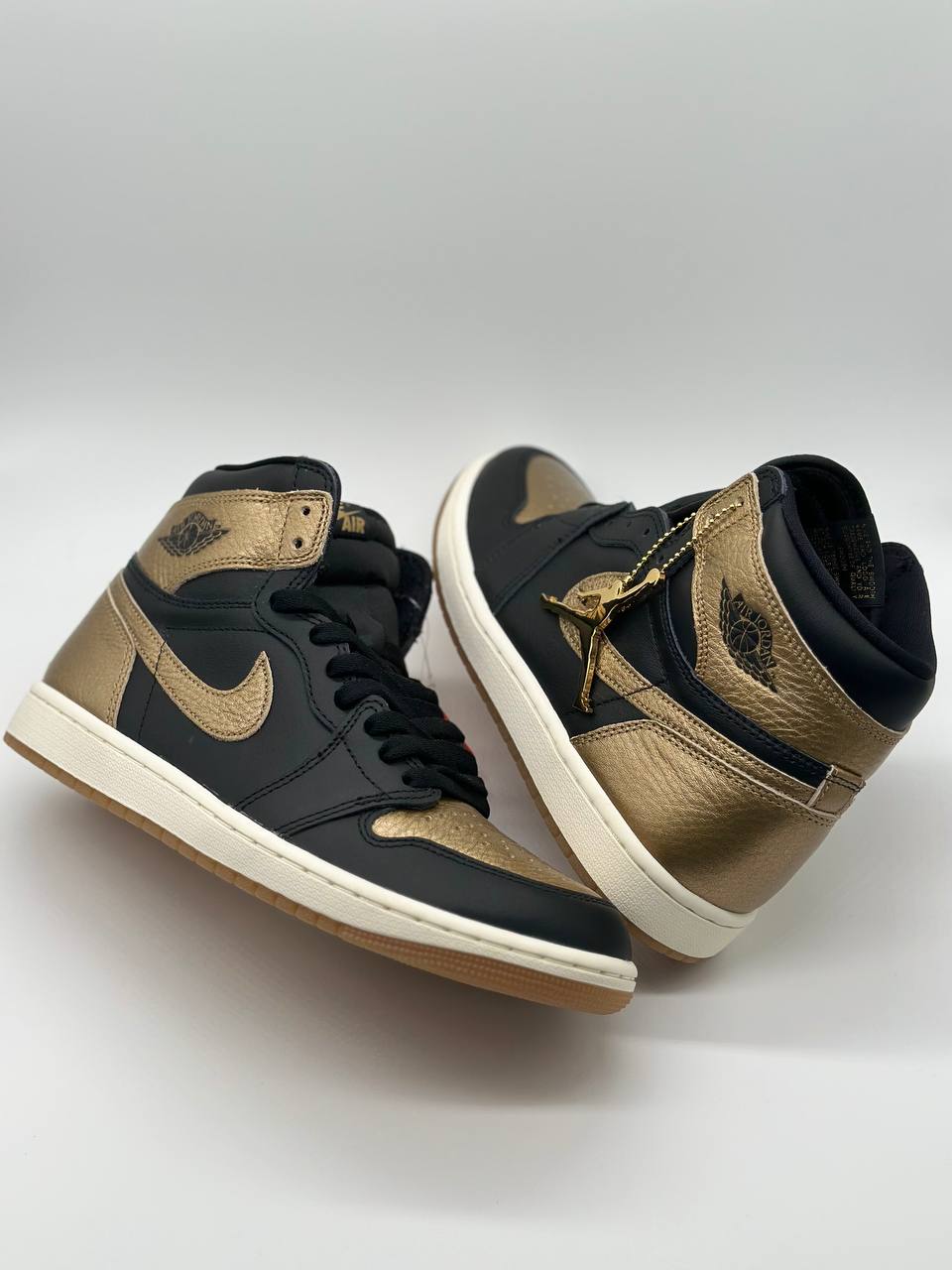 Jordan 1 High OG Black Metallic Gold Yantax
